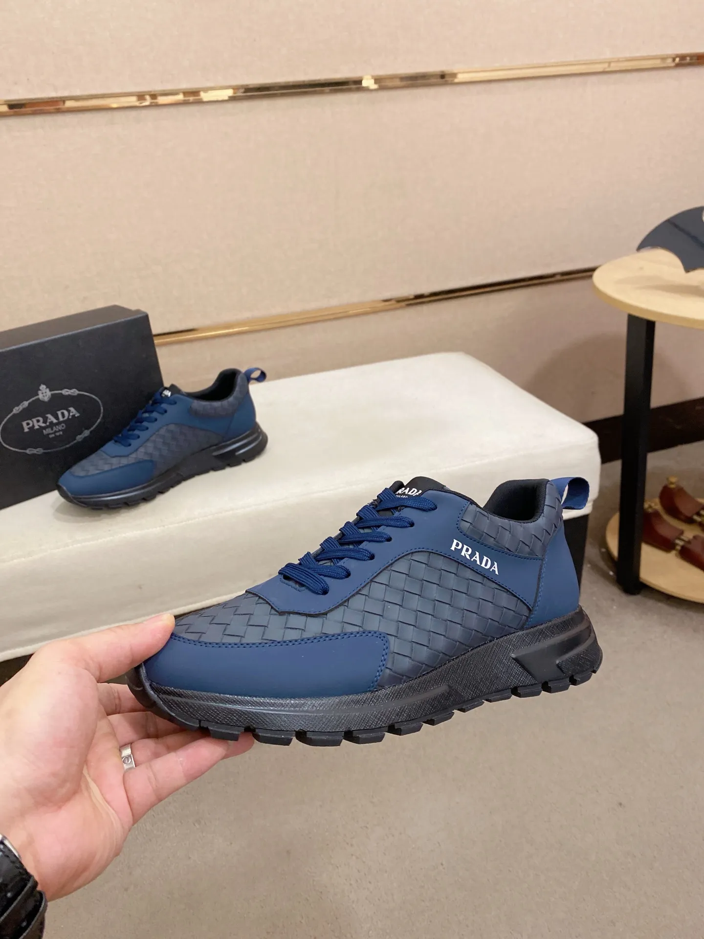Men's men's shoes💰: 440💰[Prada～Prada] Trendy new styles are on the market. Same style as the official website. Counter quality. Original version. [Strong] [Strong] Imported selected first-layer cowhide. Comfortable and breathable sheepskin lining, fine workmanship, upper layer made of 100% pure cowhide, original last shape, comfortable on the feet, shoe sizes 38 to 44